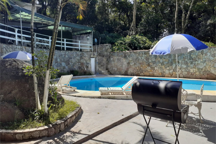 Sobrado à venda com 3 quartos, sendo 1 suíte, em Samambaia, Mairiporã, SP