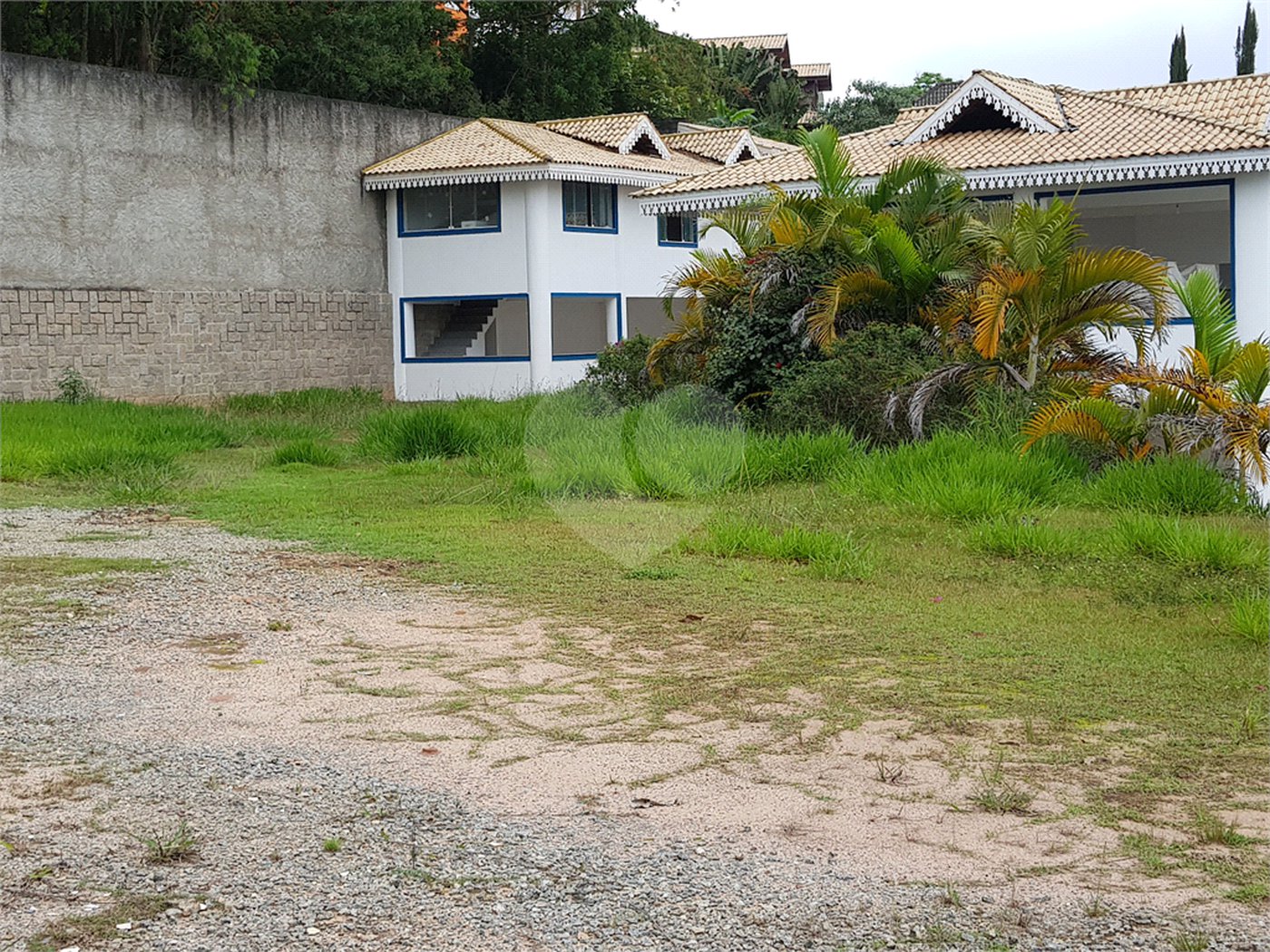 Casa à venda com 4 suítes no condomínio Suíça da Cantareira, Mairiporã - SP