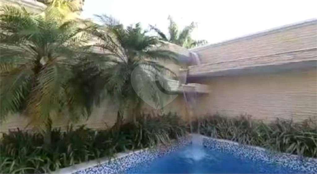 Casa à venda com 5 suítes no condomínio Parque Arco Iris, Atibaia - SP