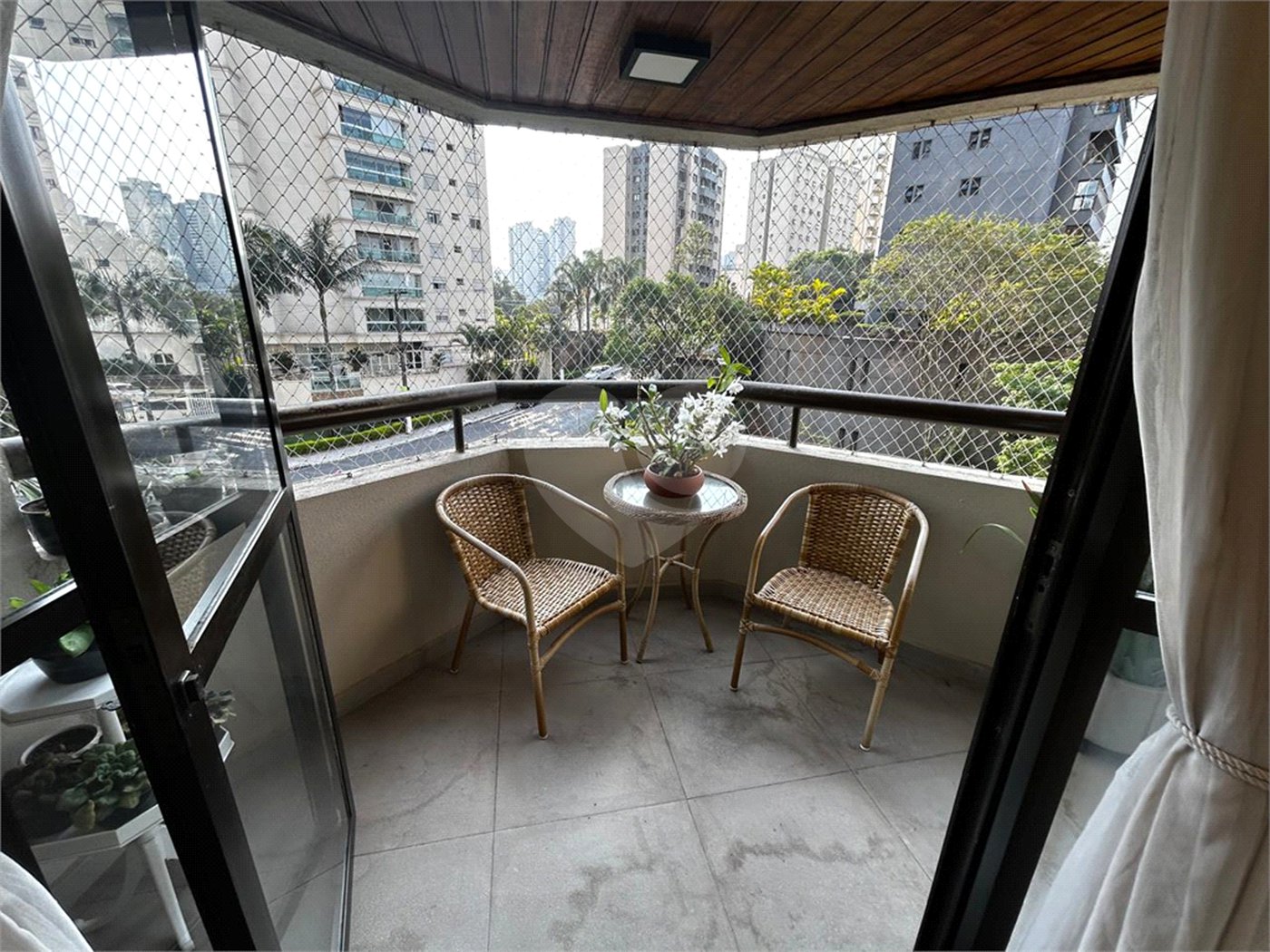 Apartamento à venda com 3 quartos, sendo 1 suíte,  em Vila Andrade, São Paulo, SP