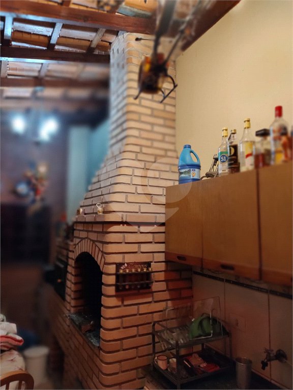 Casa à venda com 4 quartos, sendo 1 suíte, no condomínio Parque Suiça, Caieiras - SP