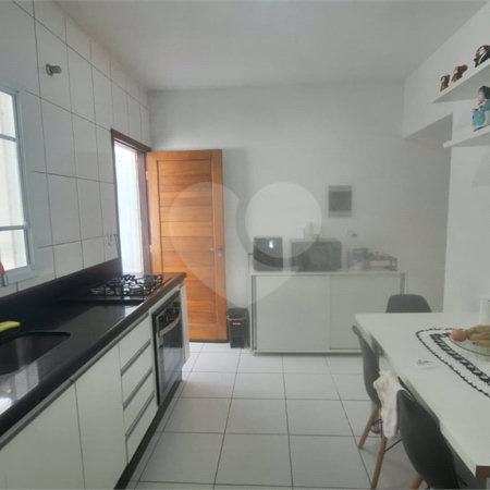 Casa à venda com 2 quartos no condomínio Karolyne, Votorantim - SP