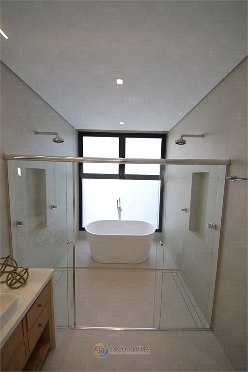 Casa à venda com 4 suítes no condomínio Villa dos Pinheiros, Indaiatuba - SP