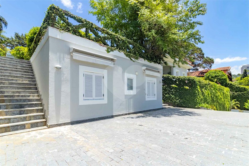 Casa à venda com 7 quartos, sendo 5 suítes,  em Morumbi, São Paulo, SP