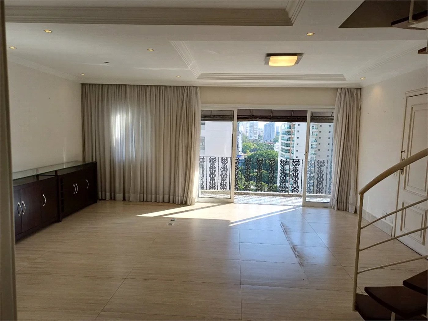 Apartamento à venda com 3 quartos, sendo 1 suíte,  em Brooklin Paulista, São Paulo, SP