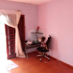 Ótimo sobrado, com amplo espaço interno (127m2), possuindo 03 dormitórios (01 suíte),