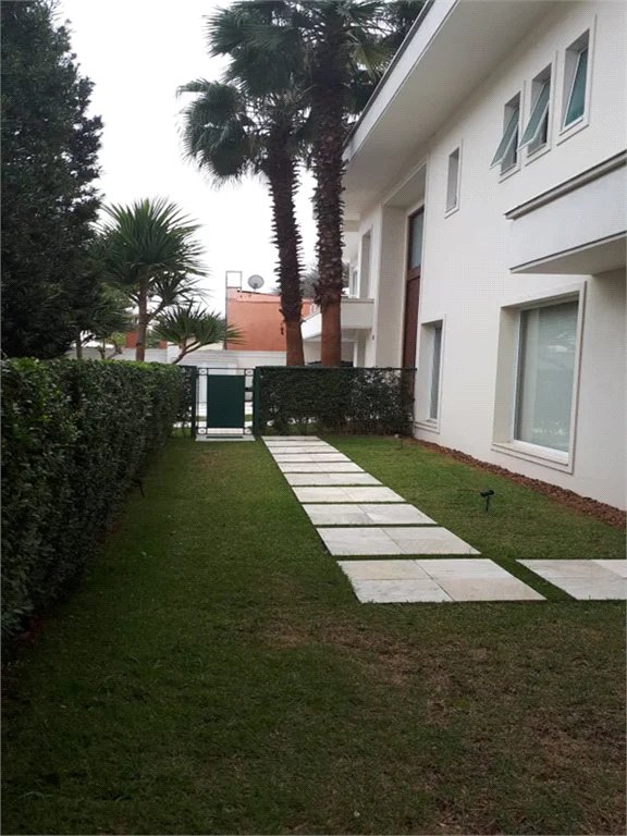 Casa à venda com 4 suítes no condomínio Residencial Morumbi, São Paulo - SP