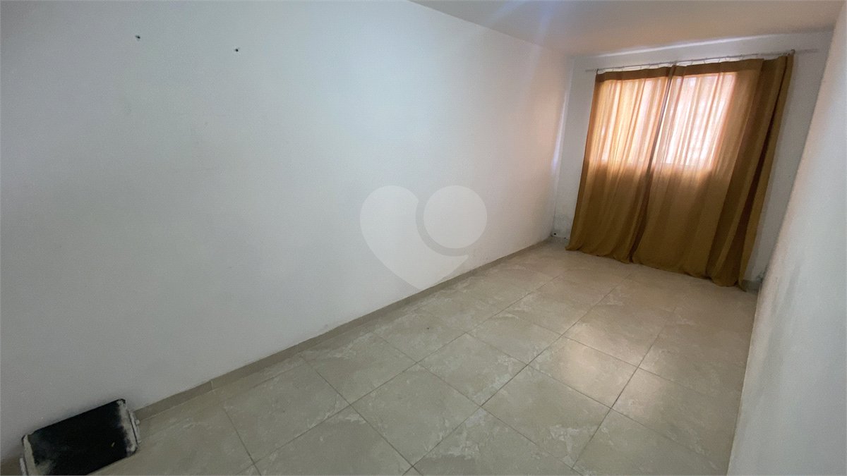Sobrado à venda ou para alugar com 4 quartos, sendo 1 suíte,  em Parque Colonial, São Paulo, SP