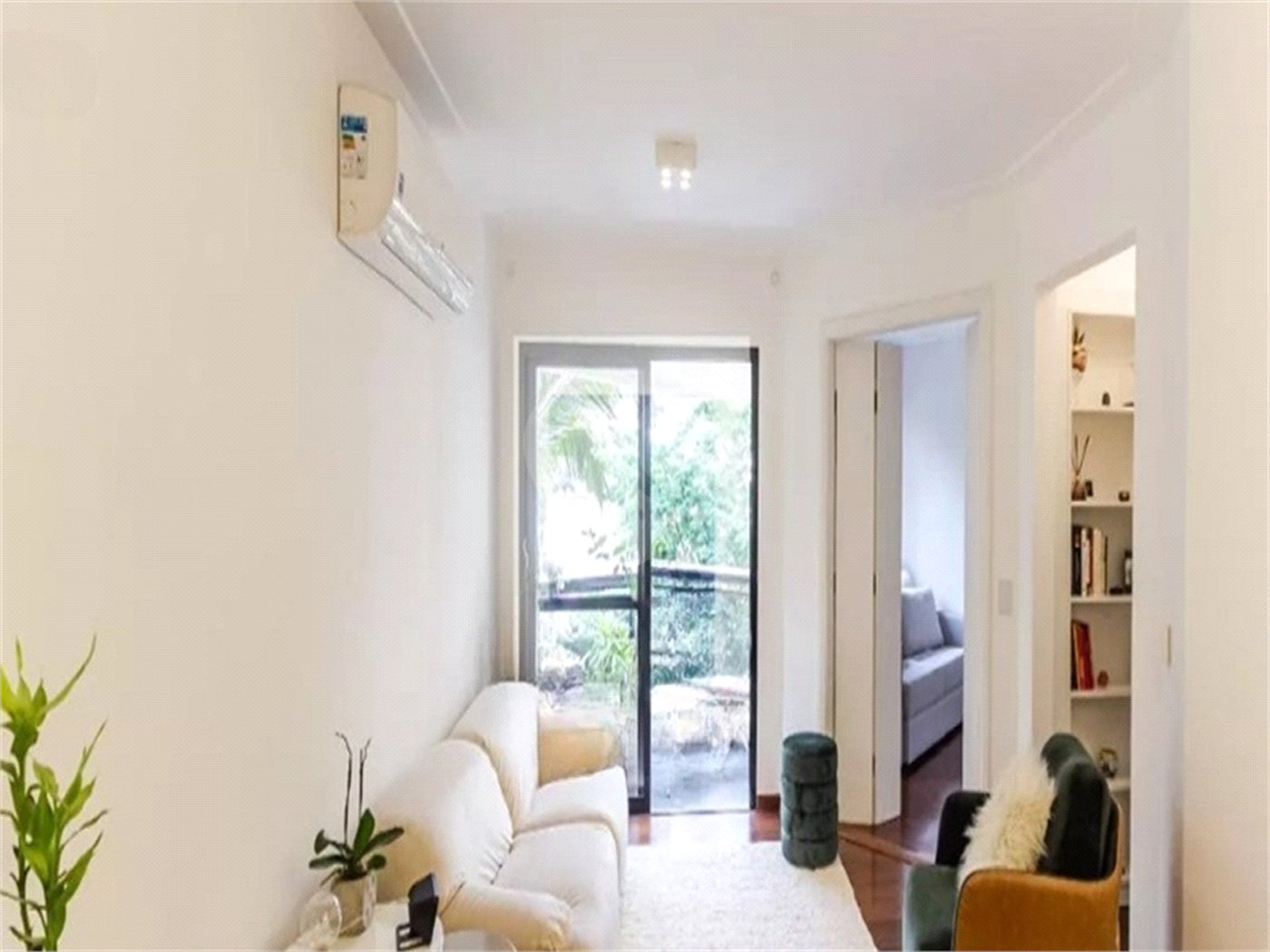 Apartamento à venda com 2 quartos, sendo 1 suíte, em Moema, São Paulo, SP