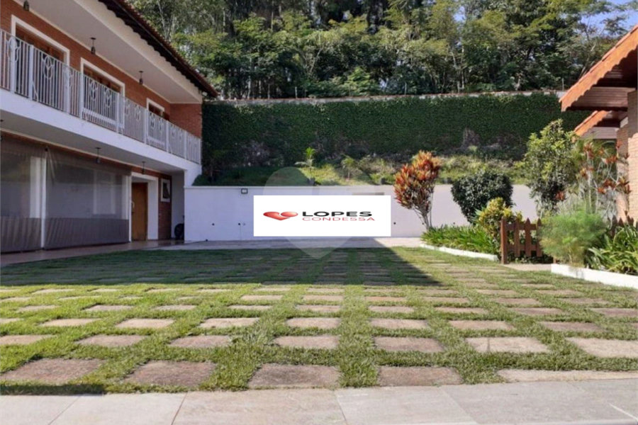 Casa à venda com 6 suítes em Caraguatá, Mairiporã, SP