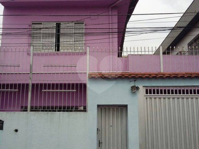 Sobrado à venda com 3 quartos em Parque Peruche, São Paulo, SP