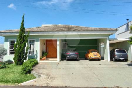 Casa à venda com 4 quartos, sendo 2 suítes, no condomínio Parque Chapada Itu, Itu - SP
