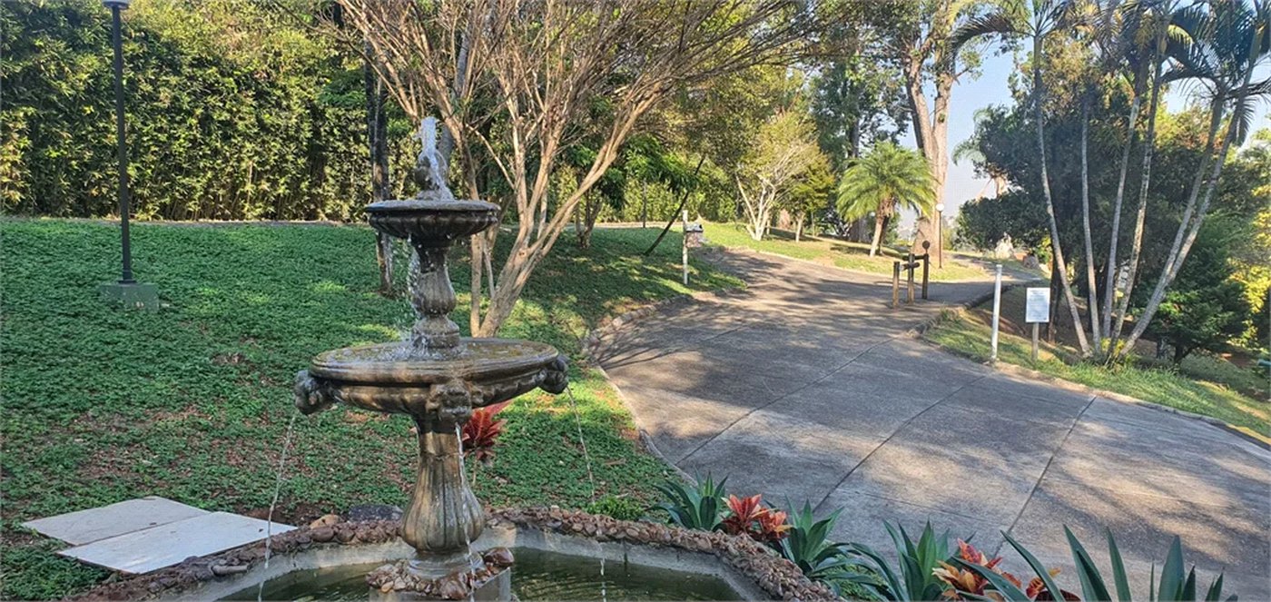 Casa à venda com 4 quartos, sendo 2 suítes, no condomínio Vila Panamericana, São Paulo - SP