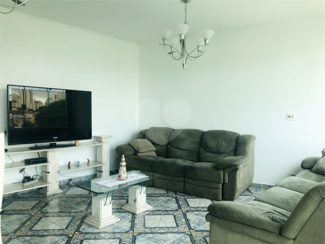 Sobrado à venda com 3 quartos, sendo 1 suíte,  em Vila Romero, São Paulo, SP