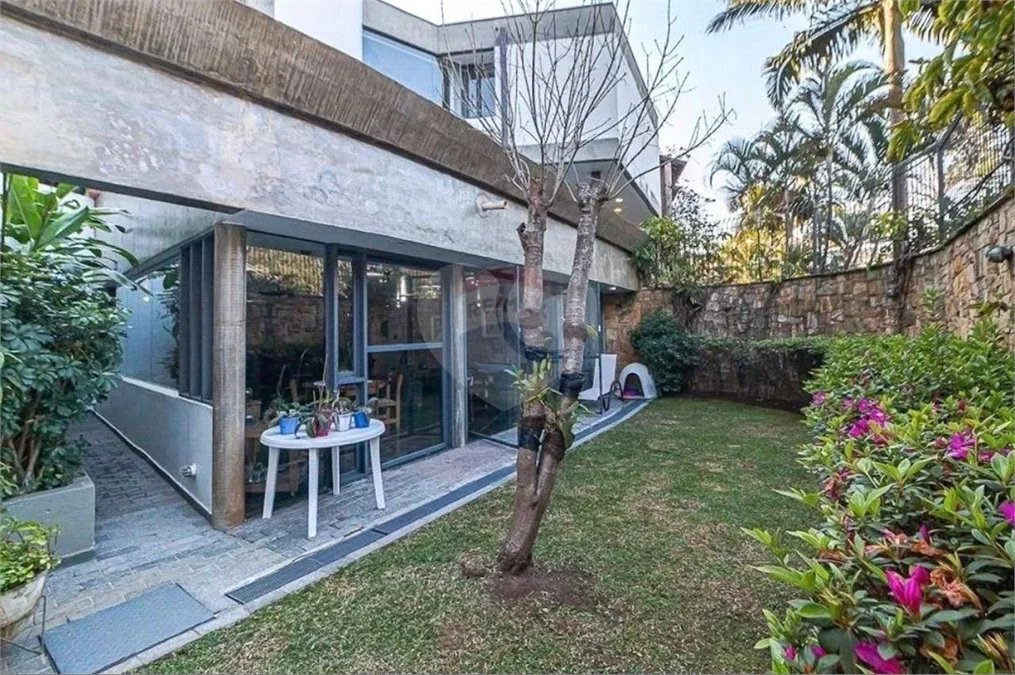 Casa à venda com 4 suítes em Jardim Vitória Régia, São Paulo, SP