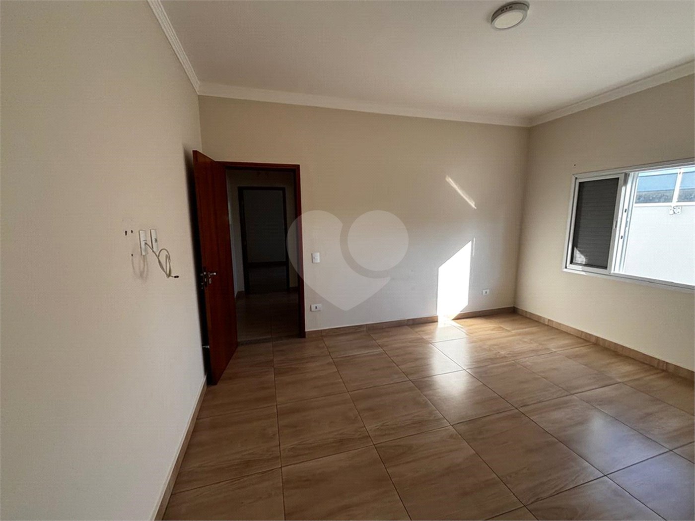 Casa à venda com 2 quartos, sendo 1 suíte, no condomínio Residencial Lagos D Icarai, Salto - SP
