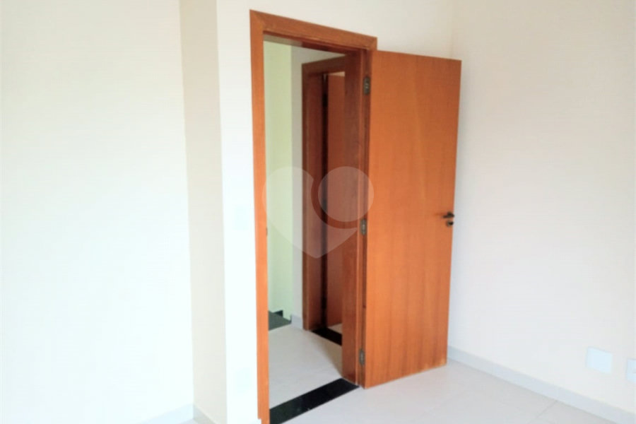 Casa à venda com 3 quartos, sendo 1 suíte, no condomínio Residencial Vila Primavera (zona Norte), São Paulo - SP