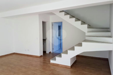 Sobrado à venda com 3 quartos, sendo 1 suíte, em Jardim Prudência, São Paulo, SP
