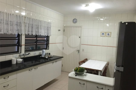 Casa à venda com 3 quartos, sendo 1 suíte,  em Vila Gustavo, São Paulo, SP