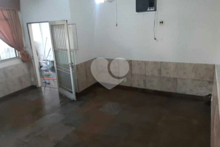Casa à venda com 2 suítes no condomínio Parque Dourado, Rio de Janeiro - RJ