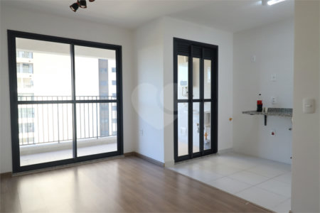 Apartamento à venda com 3 quartos, sendo 1 suíte, em Vila Anastácio, São Paulo, SP