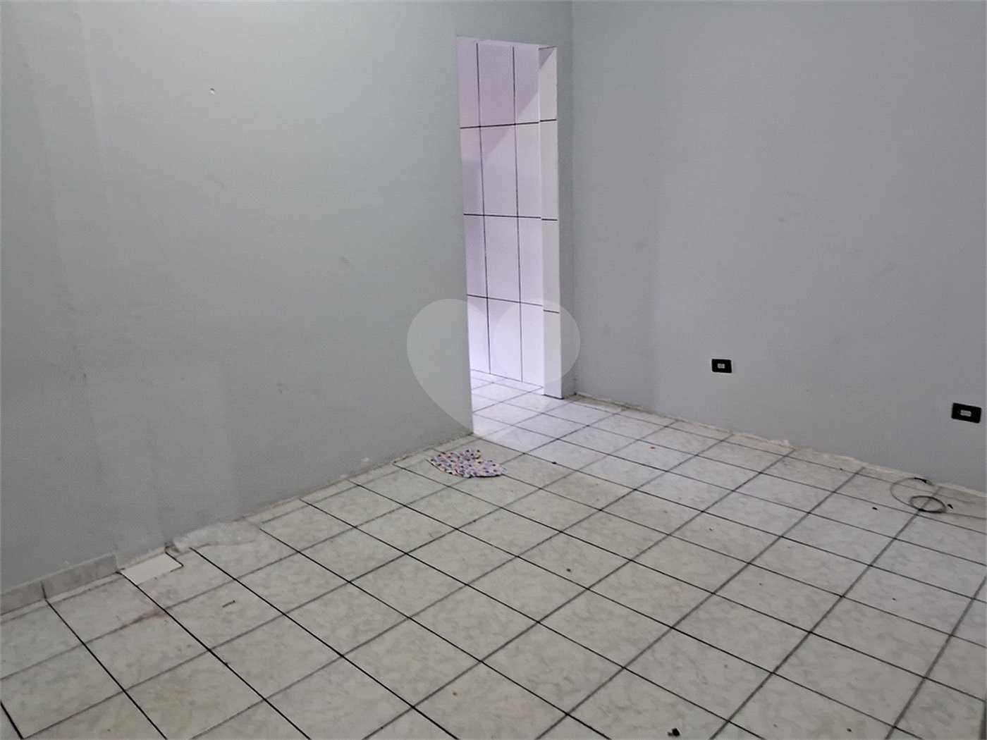 Sobrado à venda com 10 quartos, sendo 1 suíte, em Parque Ramos Freitas, São Paulo, SP