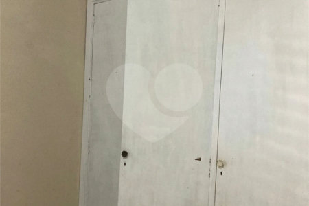 Vende-se excelente casa próxima ao Centro