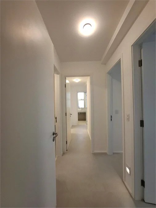 Apartamento à venda 107m² reformado com 2 quartos, sendo 1 suíte no Morumbi