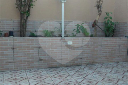 Sobrado à venda com 2 quartos em Jardim São José, Poá, SP