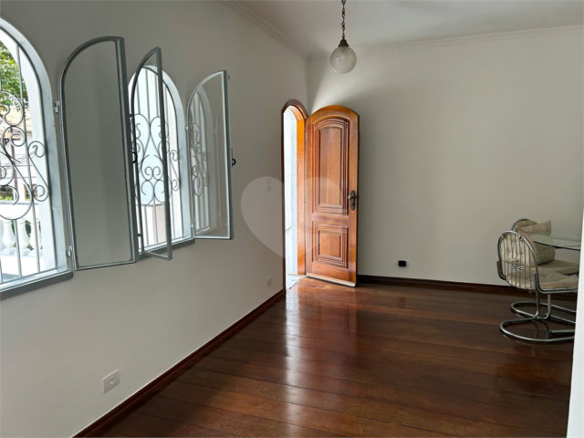 Sobrado à venda com 4 quartos, sendo 2 suítes,  em Água Fria, São Paulo, SP