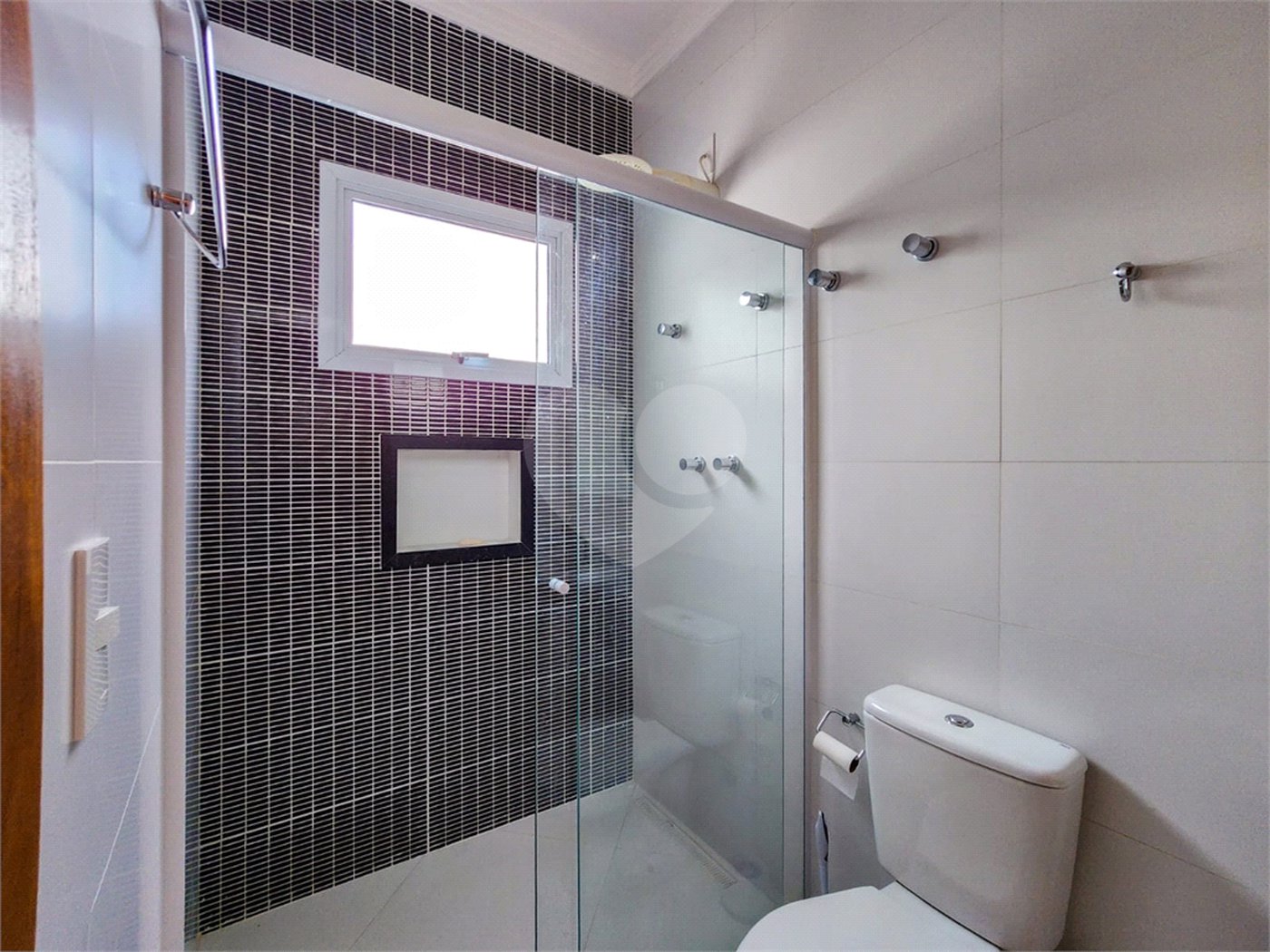 Casa à venda com 5 quartos, sendo 4 suítes, em Jardim Nova Esperança, Jacareí, SP