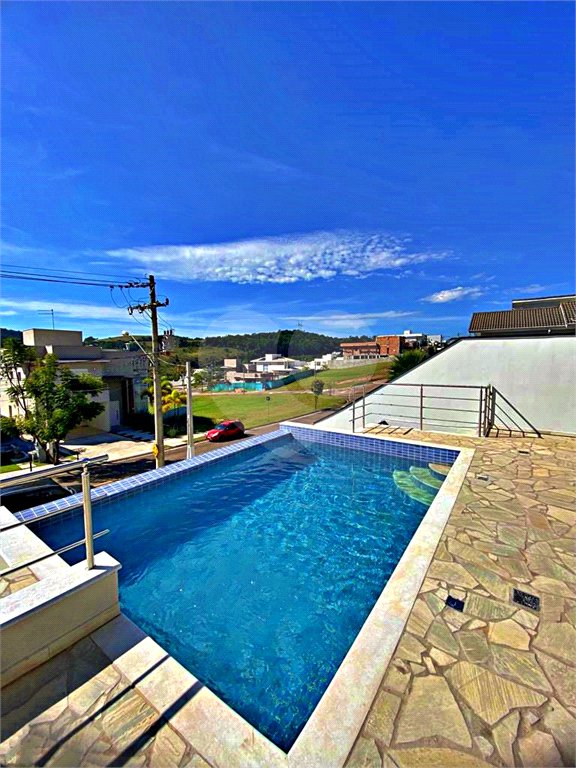 Casa à venda com 3 suítes no condomínio Santa Isabel I, Louveira - SP