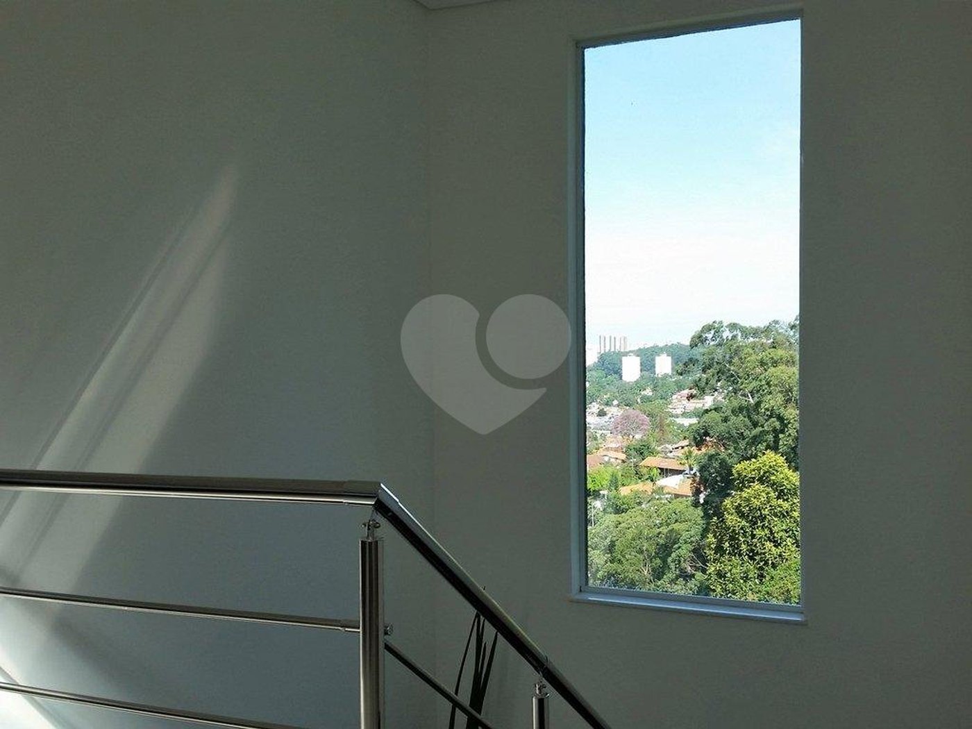 Casa à venda com 6 quartos, sendo 3 suítes, no condomínio Travessa Manuel Antônio Ferreira,85, São Paulo - SP