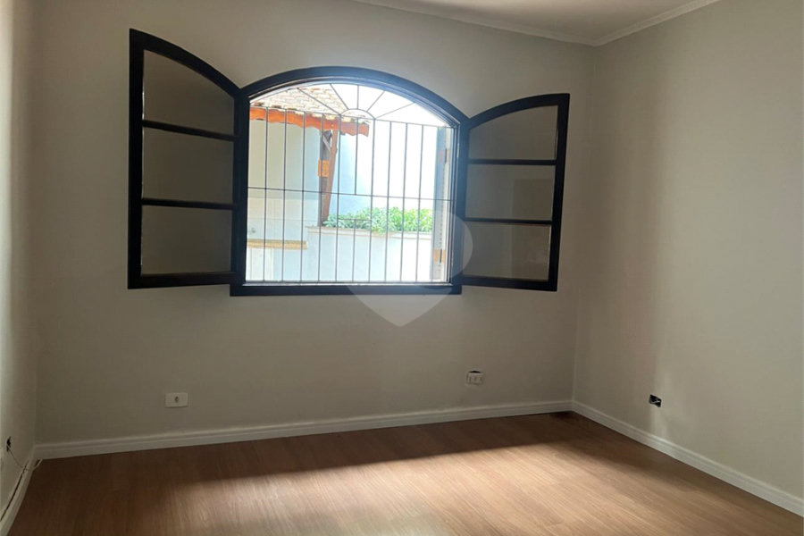 Sobrado à venda com 3 quartos, sendo 1 suíte, em Tremembé, São Paulo, SP