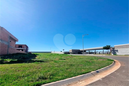 Indaiatuba - Loteamento no Jardim Park Meraki - Excelente oportunidade! Lote espaçoso de 342,12m² disponível por apenas R$ 577.945,00 - Localizado em uma região privilegiada, com IPTU - R$ 300,23 e condomínio - R$ 862,83 - Além disso, sua localização é extremamente conveniente, a apenas 2 minutos