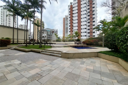 Apartamento à venda com 3 quartos, sendo 1 suíte, em Real Parque, São Paulo, SP