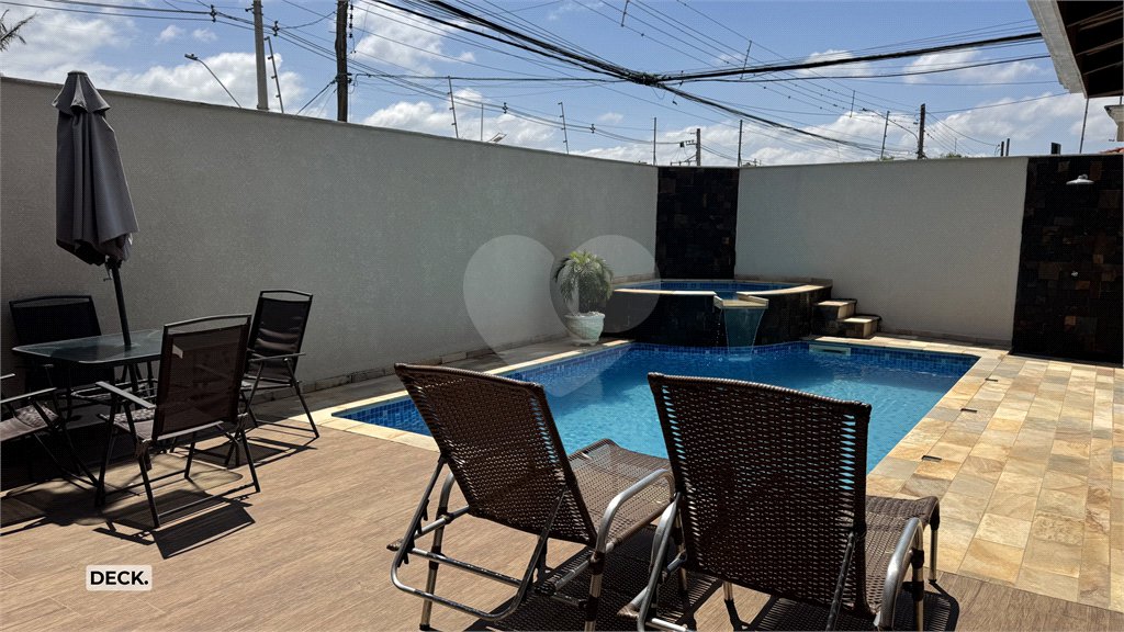 Casa à venda com 3 quartos, sendo 1 suíte, em Vila Rica, Atibaia, SP