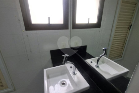 Apartamento à venda com 3 quartos, sendo 1 suíte,  em Indianópolis, São Paulo, SP