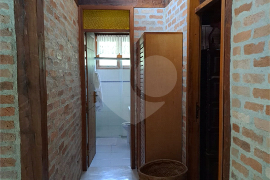 Casa à venda ou para alugar com 3 quartos, sendo 1 suíte,  no condomínio Parque Petrópolis 4 Secção, Mairiporã - SP