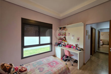 Casa à venda com 4 suítes no condomínio Residencial Jardim Primavera, Louveira - SP