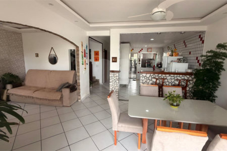 Casa em condomínio à venda com 4 quartos, sendo 2 suítes, em Monte Alto, Arraial do Cabo, RJ