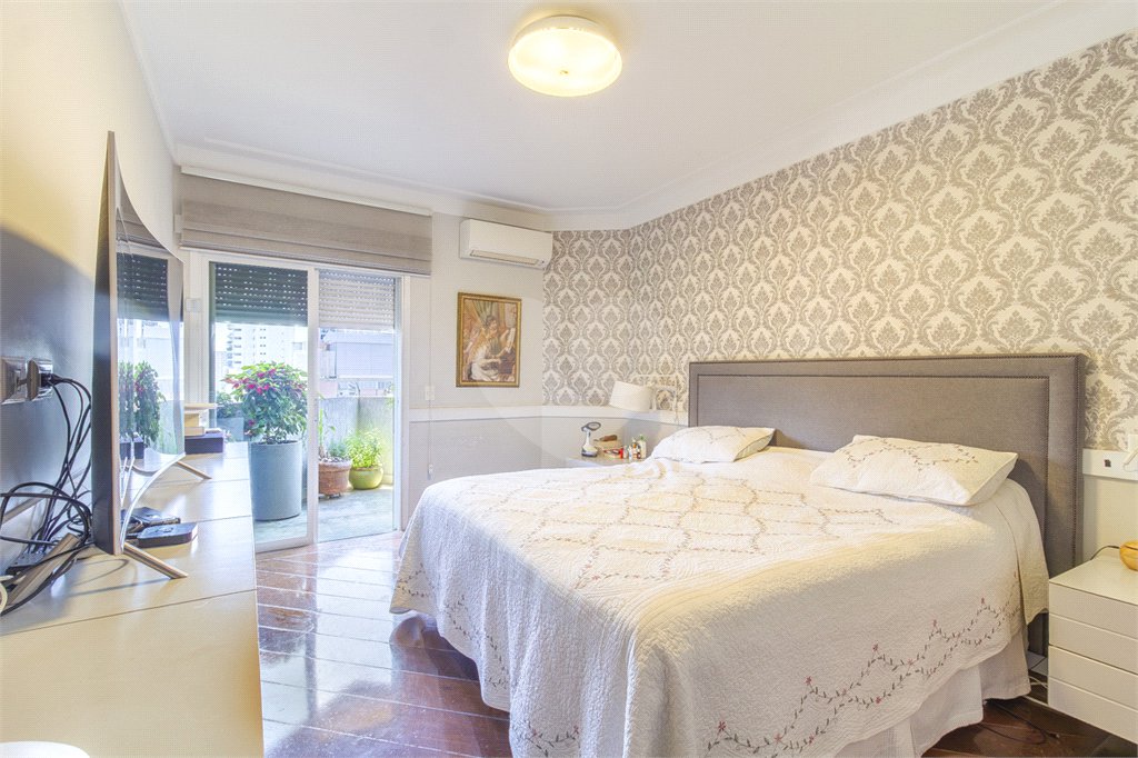 Apartamento à venda com 4 quartos, sendo 2 suítes, em Indianópolis, São Paulo, SP