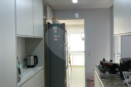 Apartamento à venda com 3 quartos, sendo 1 suíte, em Aclimação, São Paulo, SP