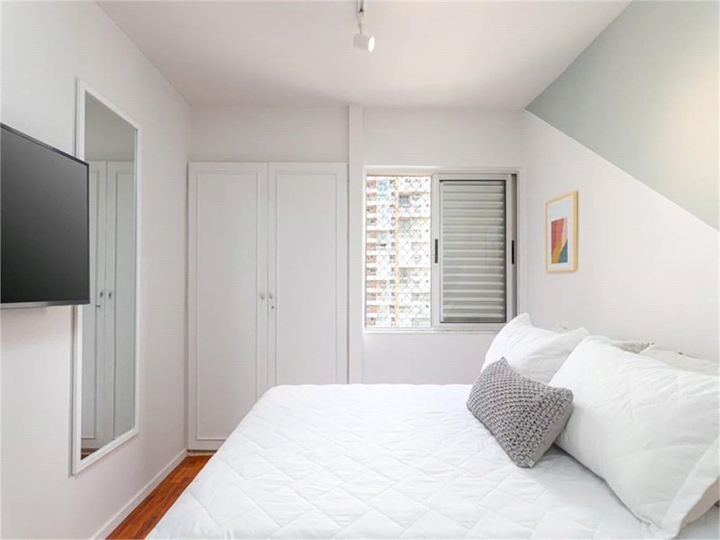 Apartamento à venda com 4 quartos, sendo 1 suíte, em Vila Cordeiro, São Paulo, SP