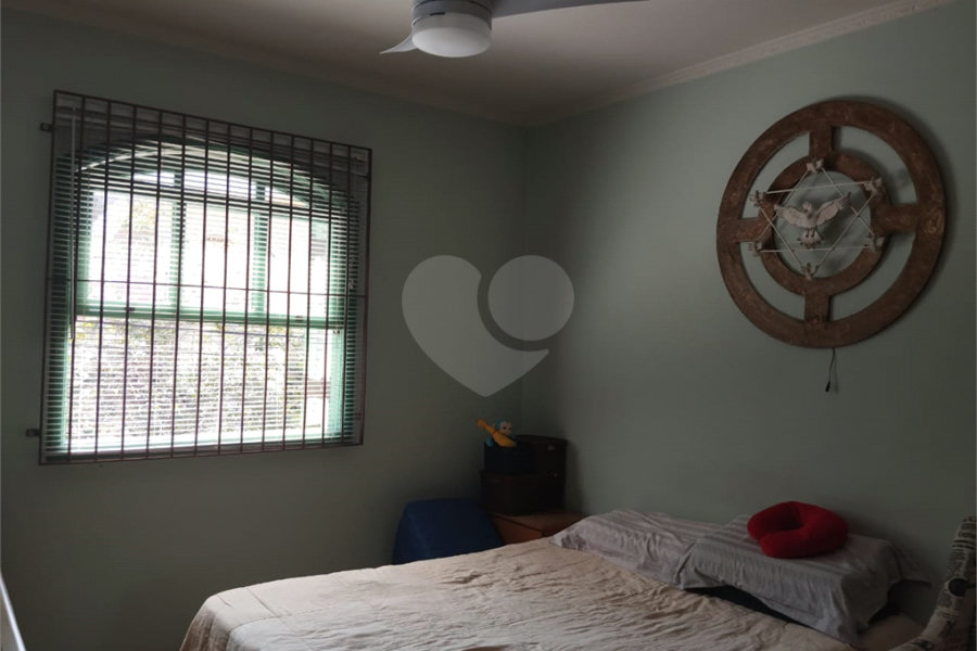 Sobrado à venda com 3 quartos em Vila Irmãos Arnoni, São Paulo, SP