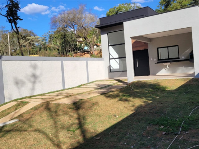 Casa Térrea à venda com 3 quartos, sendo 1 suíte,  em Pedra Vermelha (terra Preta), Mairiporã, SP