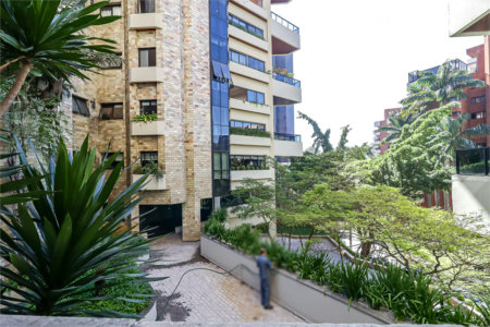 Apartamento à venda ou para alugar com 4 suítes em Jardim Vitória Régia, São Paulo, SP