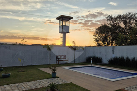 Casa à venda com 4 quartos, sendo 3 suítes, no condomínio Vilaggio Araçoiaba, Araçoiaba da Serra - SP