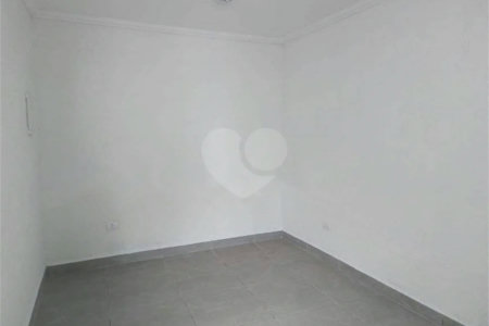 Sobrado à venda com 4 quartos em Parada Inglesa, São Paulo, SP
