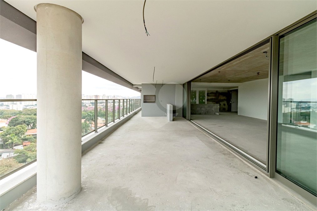 Apartamento à venda com 4 suítes em Alto de Pinheiros, São Paulo, SP
